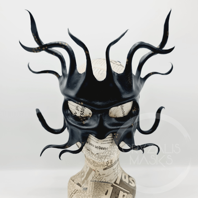 Cthulhu mask, copper detail