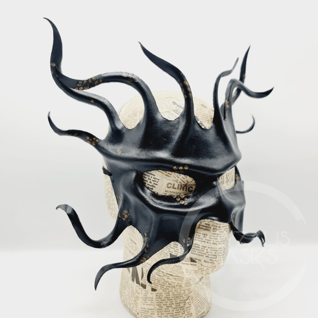 Cthulhu mask, copper detail